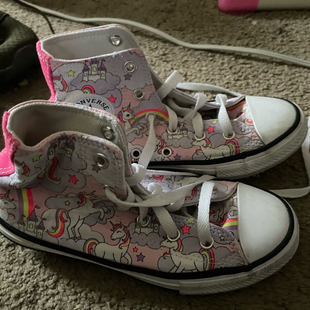 Converse little girls size 1